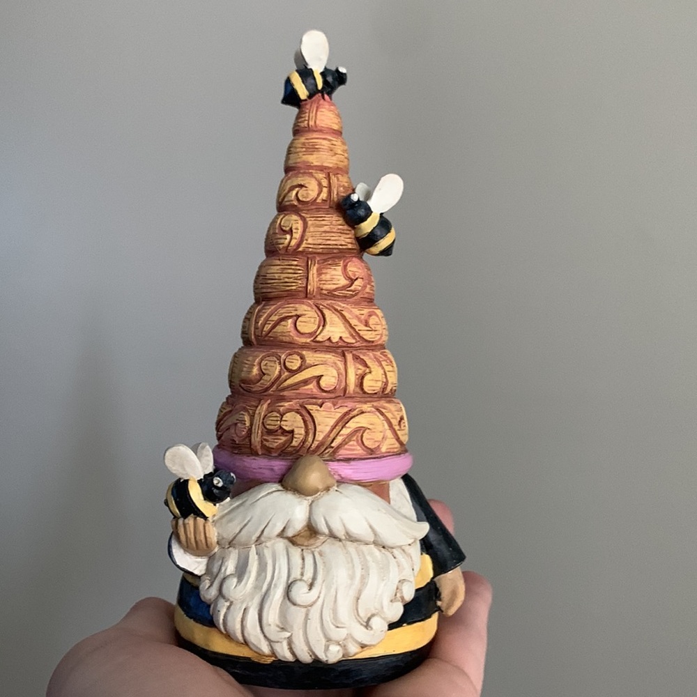 Jim Shore “Bee Happy” Gnome. 🐝